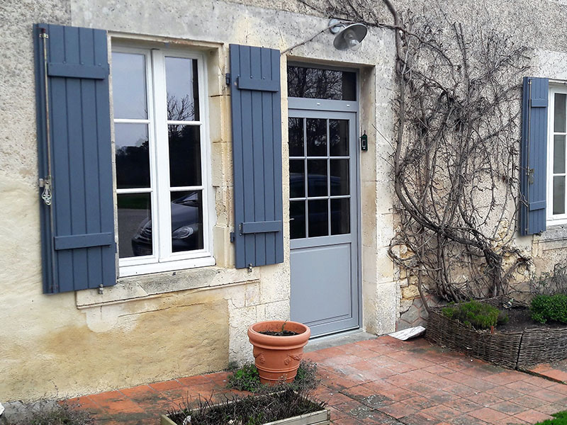 MENUISERIES-JANNEAU-PORTE-D'ENTREE-PVC-+-FENETRES-PVC-LITTORAL-.J